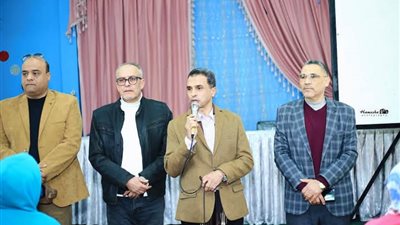 400 طالب في المراجعات المجانية لطلاب الصف الثالث الاعدادي بكفر الشيخ