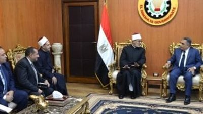 لمناقشة رسالة دكتوراه.. محافظ الدقهلية يستقبل مفتي الجمهورية