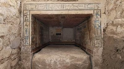 علماء الآثار يكتشفون مقبرة كبير الأطباء في عهد الدولة القديمة