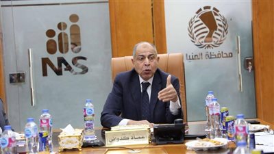 محافظ المنيا يبحث موقف تنفيذ مشروع الغابات الشجرية بالصحراوي الغربي