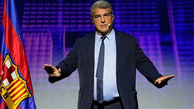 معلنا الحرب علي الجميع.. رئيس برشلونة يتوعد المسئولين بعد تسجيل أولمو وفيكتور