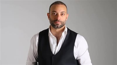 «خط مفتوح» لأحمد عثمان من أفضل 5 أعمال بجائزة القلم الذهبي 