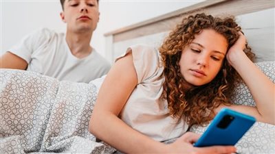 هذا ما يحدث لجسمك عند التعرض لشاشة الهاتف الذكي في الصباح الباكر