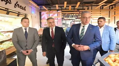 رئيس جهاز حماية المستهلك يقود حملة على الأسواق بالفيوم