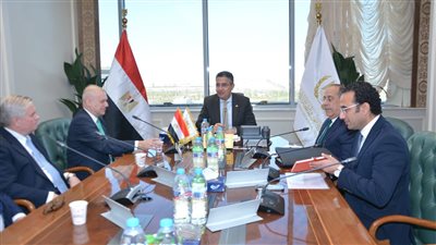 وزير التموين يبحث تعزيز التعاون مع شركة أرتك بيبر 