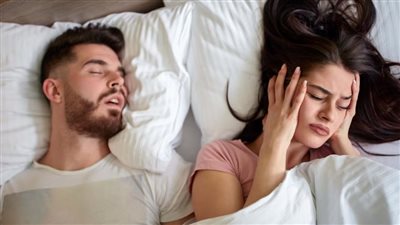 لماذا يعاني البعض من الشخير وكيف نواجهه؟ 
