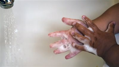 كيف تحمي نفسك من الإنفلونزا ونزلات البرد وفيروسات الشتاء؟