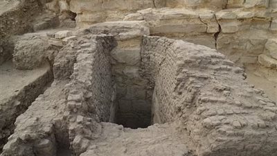 اكتشاف مقابر مصرية قديمة تحت بئر غامضة بالجيزة