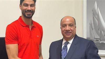 مصيلحى ينجح في تجديد التعاقد مع عملاق السلة أنس أسامة