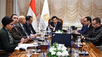 وزير الرياضة يلتقي أعضاء اللجنة العليا لسلسلة نادي 