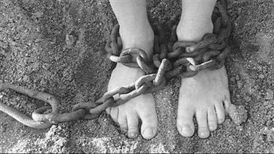 قرار بشأن شقيقين احتجزا فتاة في غرفة مظلمة لـ 6 سنوات بالبدرشين