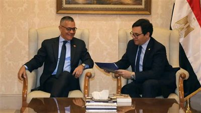 وزير الثقافة يبحث مع نظيره الفنزويلي استعدادات استضافة مصر الشرفية بمعرض فنزويلا للكتاب