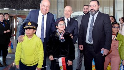 وزارة الطيران تنظم جولة لمجموعة من أبناء شهداء الشرطة والأطفال من ذوي الاحتياجات الخاصة لجولة داخل أكاديمية مصر للطيران للتدريب 