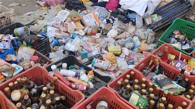 «النبأ» تقتحم أسواق «بير السلم» لبيع السلع الغذائية منتهية الصلاحية