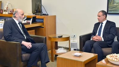 وزير الخارجية يجتمع مع رئيس حزب القوات اللبنانية