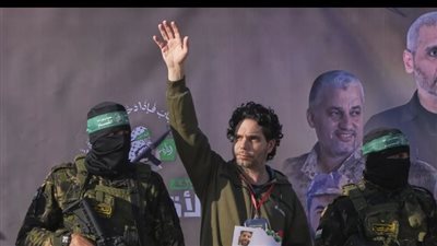 حماس تفرج عن 3 رهائن وإسرائيل تستعد لإطلاق سراح السجناء الفلسطينيين