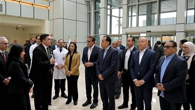 رئيس الحكومة يتابع العمل بمستشفى «أهل مصر» لعلاج الحروق بالقاهرة الجديدة