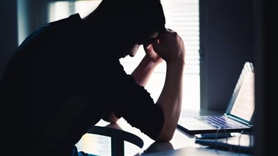 ما هي متلازمة المحتال؟ وكيف تتغلب عليها؟