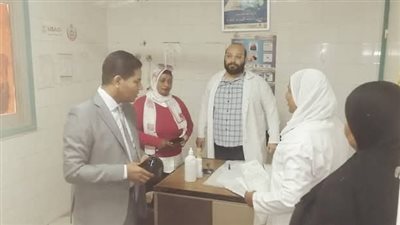 «وكيل الصحة» يتفقد سير أعمال القافلة العلاجية جنوب الأقصر (صور)