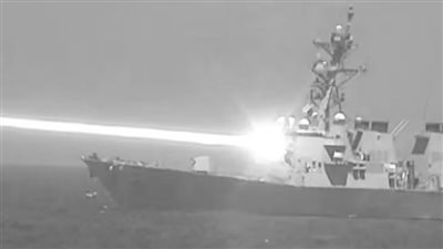 البحرية الأمريكية تعتمد سلاح الليزر بقدرات لامتناهية بمواجهة الطائرات دون طيار