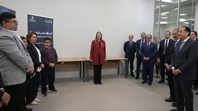 رئيس الوزراء يلتقي بخريجى مبادرات أجيال مصر الرقمية ومدارس WE للتكنولوجيا التطبيقية