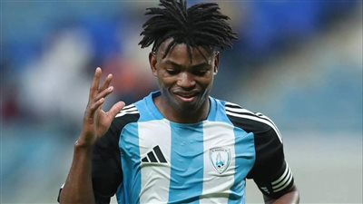 رئيس الوكرة يكشف مفاجأة مدوية حول عرضه الأسطورة الإنجولية للعب مجانا للأهلي 