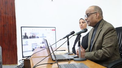 بالفيديو كونفرانس.. «التعليم» تنظم ورشة لتدريب معلمي الصف الأول الإعدادي 