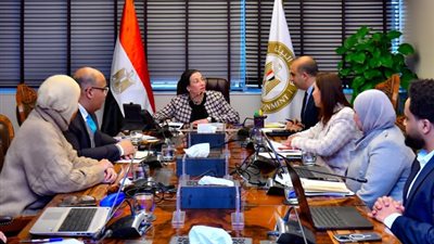 وزيرة البيئة: نهدف إلى وضع خطط مستقبلية لتعزيز سبل الحد من التلوث البلاستيكي 