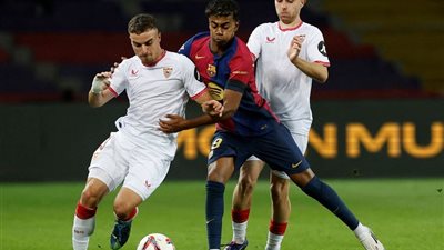  الموعد والقناة الناقلة لمباراة برشلونة وإشبيلية في الدوري الإسباني