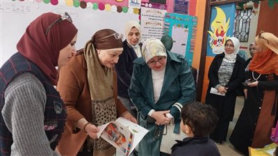 رئيس الإدارة المركزية للتعليم ومدير تعليم القاهرة يتابعان انطلاق الفصل الدراسي الثاني