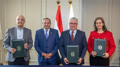 إيجيترانس ونافذ الدولية تتعاقدان مع المنطقة الاقتصادية لقناة السويس