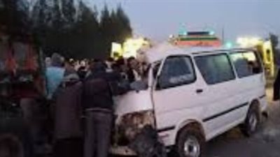 حادث تصادم ميكروباص بجرار زراعي يسفر عن مصرع وإصابة 10 أشخاص بالصف 