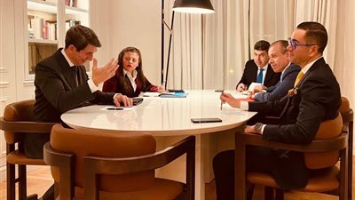 تفاصيل لقاء وزير الاستثمار بأعضاء الجمعية الإسبانية للهيدروجين