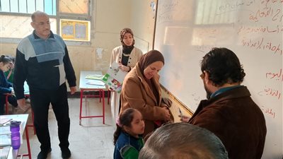 بالتفاصيل.. وكيل تعليم القاهرة تتابع انطلاق الفصل الدراسي الثاني بمدرسة إبتدائية 