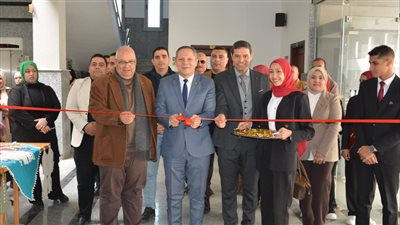 رئيس جامعة دمياط يشهد حفل تنصيب اتحاد كلية الآداب ويفتتح المعرض الفني