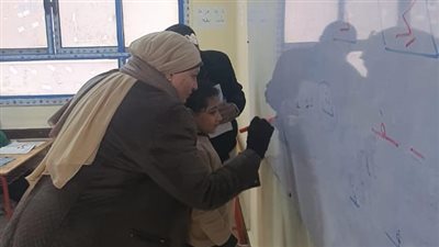 مدير تعليم القاهرة تتفقد انتظام سير العملية التعليمية بمدارس المحافظة