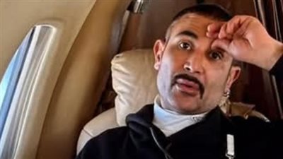 أحمد سعد يطل على جمهوره مع ابنته من طائرة خاصة