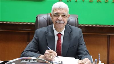 اجتماع هام لرئيس جامعة المنوفية مع عمداء الكليات..اعرف التفاصيل