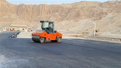 بالصور.. الأقصر تنهى أعمال رصف وتمهيد الطرق استعدادا لاحتفالية النادي الأهليمنص