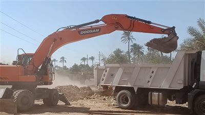 بالصور.. رفع أطنان قمامة ومخلفات في حملة نظافة بالأقصر