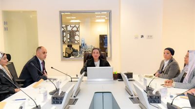 وزيرة البيئة توجه بضرورة تحديث الدليل الإرشادى لخطة الطوارئ الوطنية