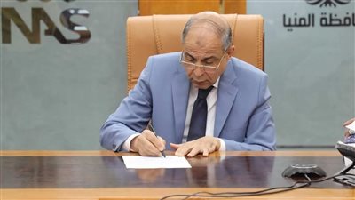 محافظ المنيا: فتح باب التقديم لتراخيص سيارات الأجرة الميكروباص