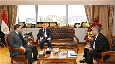 وزير الإسكان يتابع مع محافظ القاهرة موقف مشروعات ماسبيرو والأزبكية وحدائق الفسطاط 