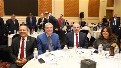 رئيس جامعة دمياط يشهد إطلاق 