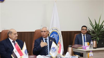 رئيس جامعة المنيا يعتمد اللائحة الداخلية لجامعة المنيا الأهلية