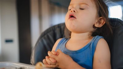 ما هي المواد المسببة لمشكلة الحساسية عند الأطفال وما علاماتها؟