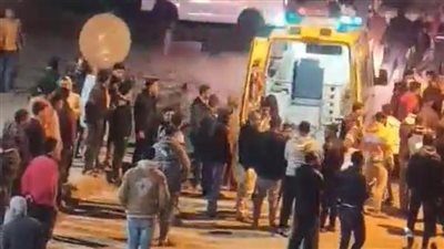 عاجل.. سيارة تدهس أمين شرطة ومواطن أمام مزلقان السكة الحديد في البحيرة|صور