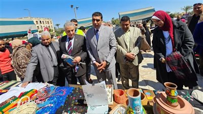 نائب المحافظ يفتتح ملتقى الأقصر الأول للفنون والأدب بمكتبة مصر (صور)