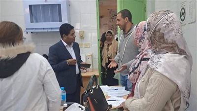 وكيل الصحة: الكشف علي 735 حالة في قافلة علاجية بالأقصر (صور)