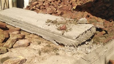 بالصور.. إزالة 5 حالات تعد على أراضي أملاك بمدينة أرمنت بالأقصر